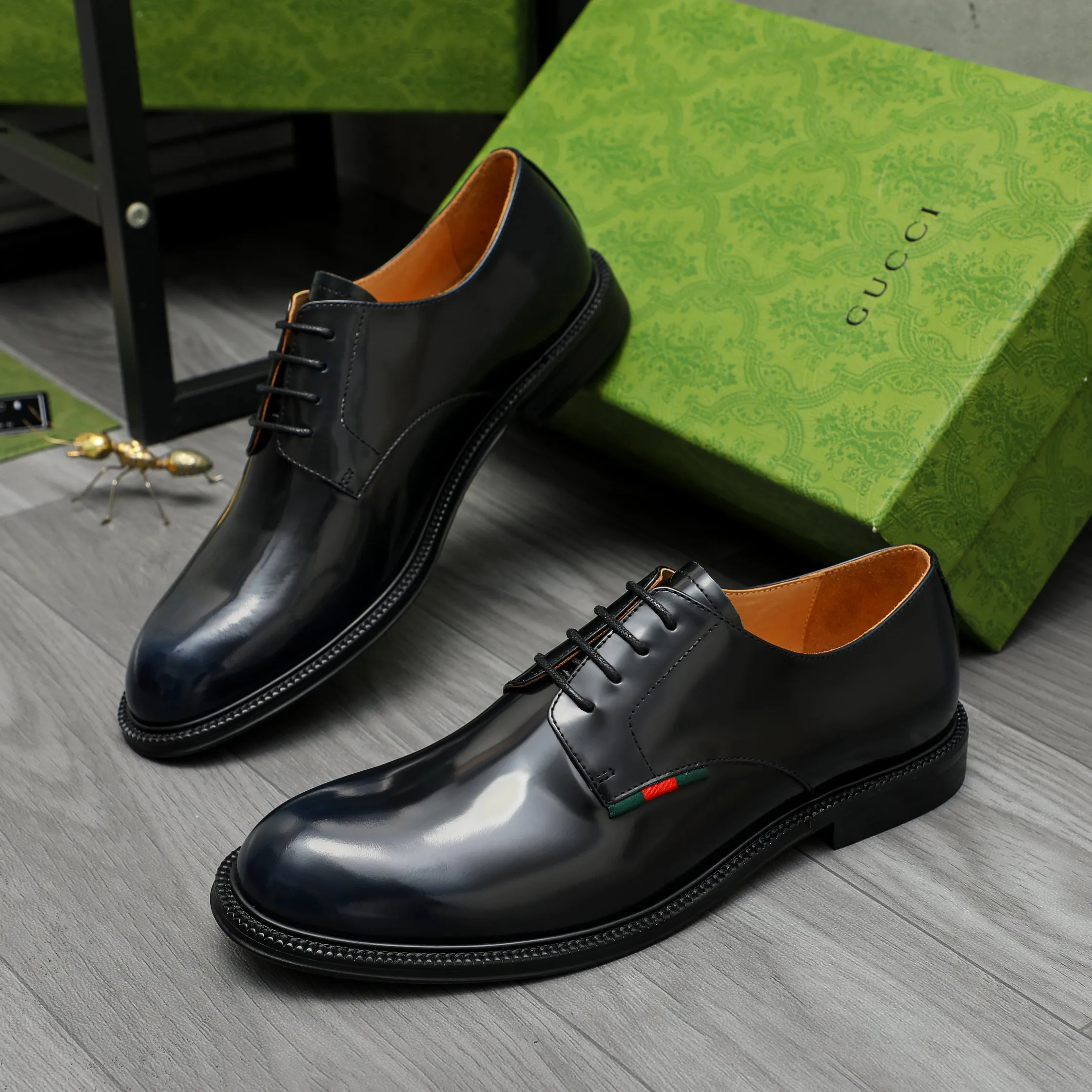 Men's shoes 💰500 Product trademark: GUCCI "Gucci" business lace-up leather shoes Regular size: 38-44 (45.46 custom-made, non-returnable) Product materials: Selected color-brushed cowhide upper, cowhide lining, original rubber outsole